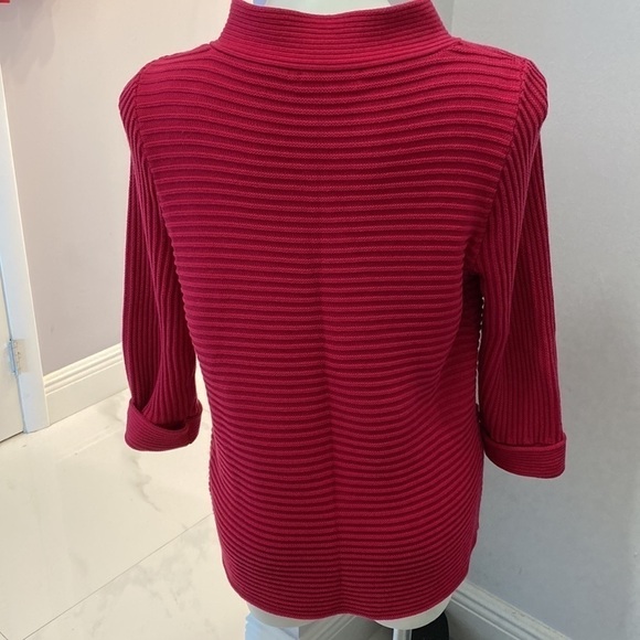 Anne Klein Cardigan ribbed pink with 3/4 cuffed sleeves. 100% cotton. Medium
C - Picture 3 of 11